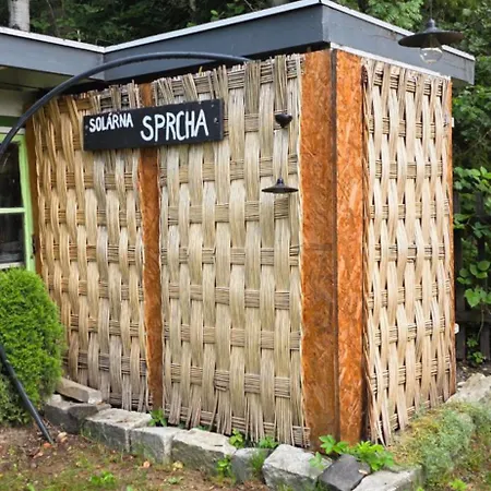 Glamping Dedovles Vlastny Stan 캠프장 *